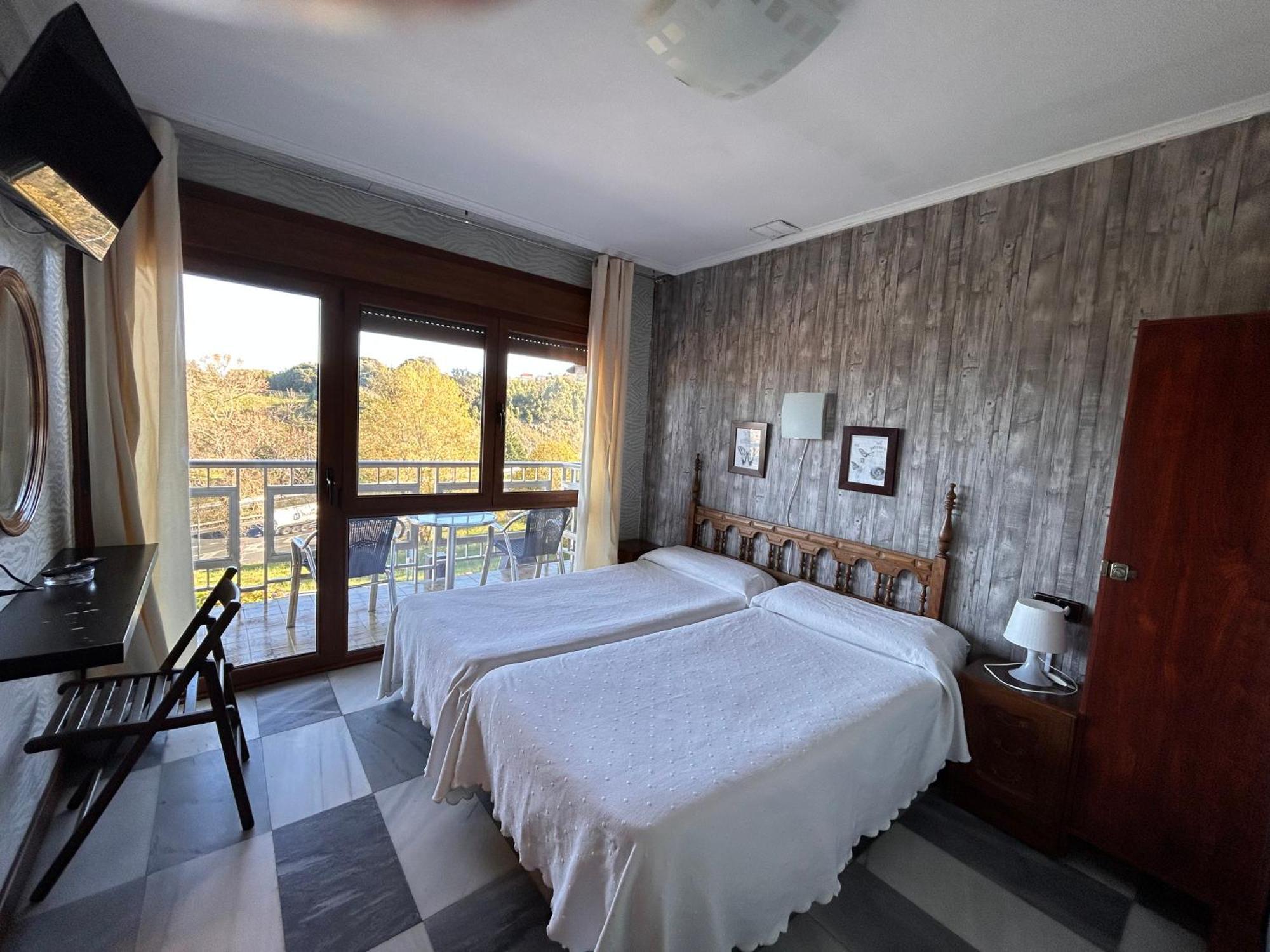 Hostal El Carro Laredo Luaran gambar